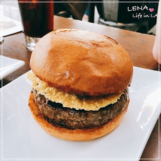 ｜美食-LA｜ UMAMI  取名自日本”うまみ”的漢堡店 @Anaheim Packing House