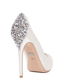 ｜婚禮｜ 婚鞋選擇：Jimmy Choo, Manolo Blahnik, Badgley, RV鞋