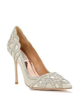 ｜婚禮｜ 婚鞋選擇：Jimmy Choo, Manolo Blahnik, Badgley, RV鞋